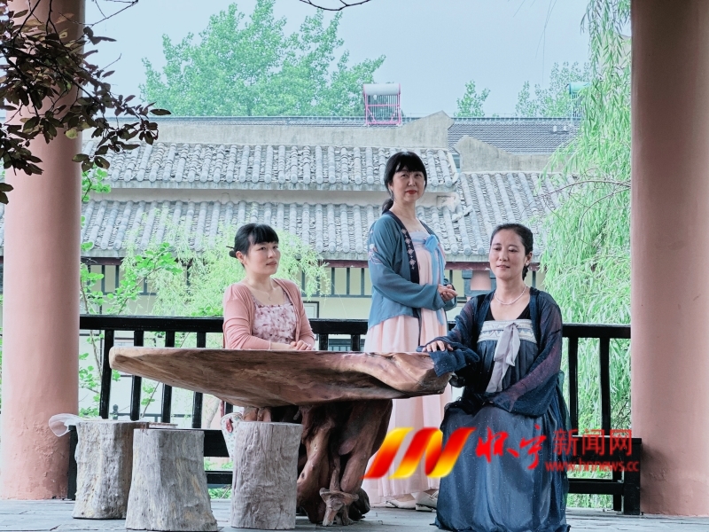 感受汉服魅力(1).jpg
