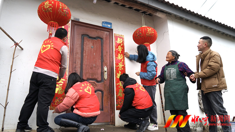 富民强村路上的“兵村干”.jpg