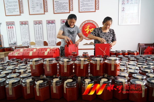 “火辣”产业助农增收2.JPG