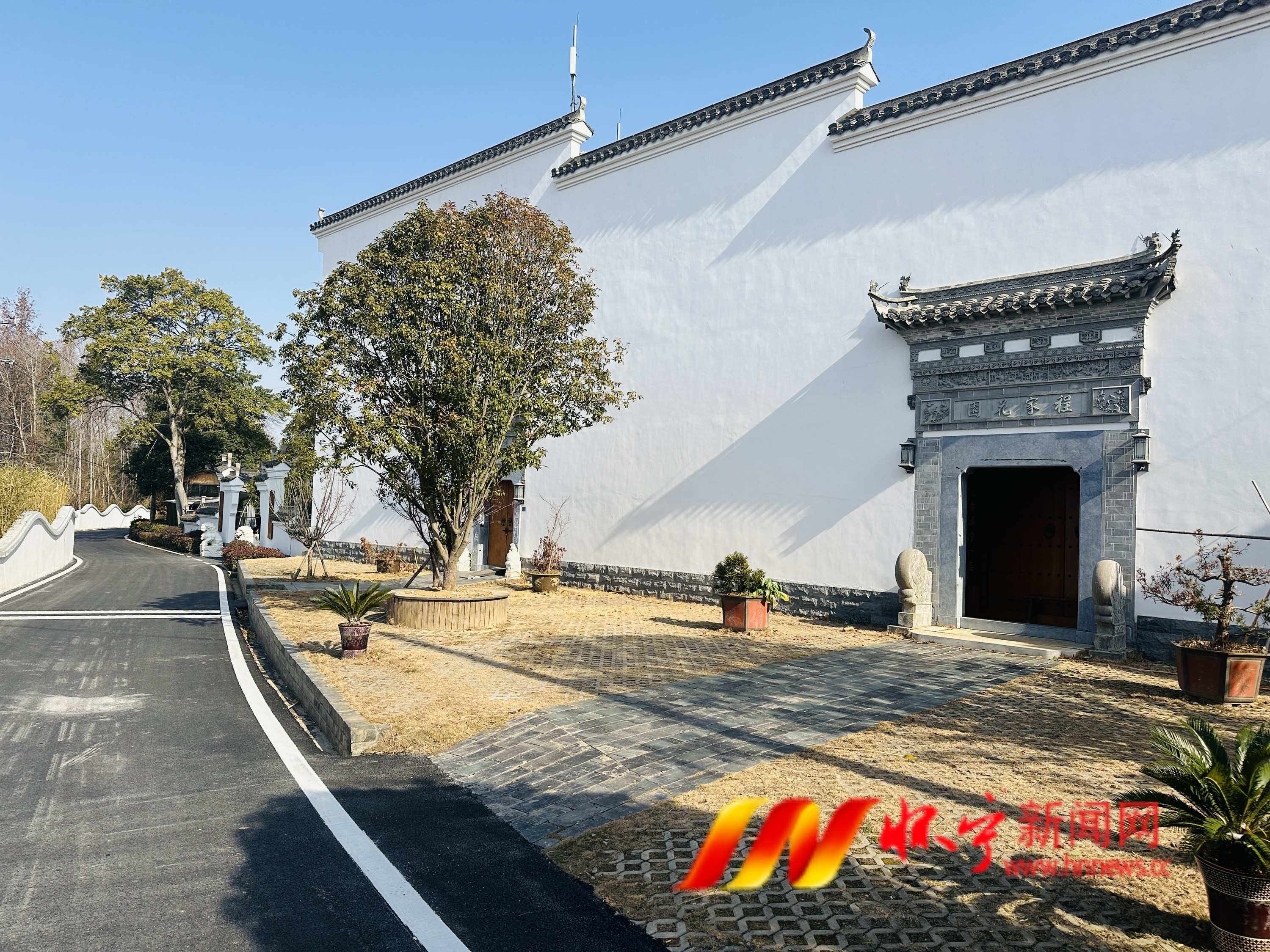 安徽怀宁：石牛映皖水 和美满乡村.JPG